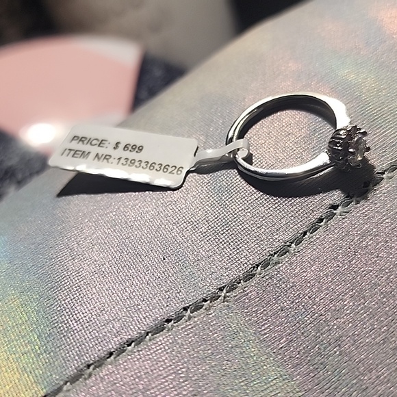 GIA Diamond Ring - Picture 7 of 7